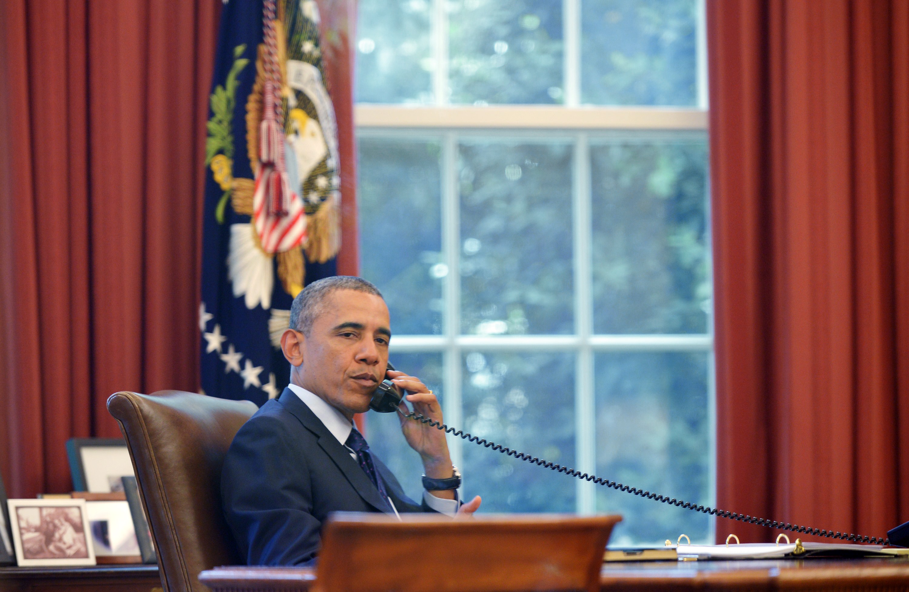 GettyImages-اوباما-في-مكتبه.jpg