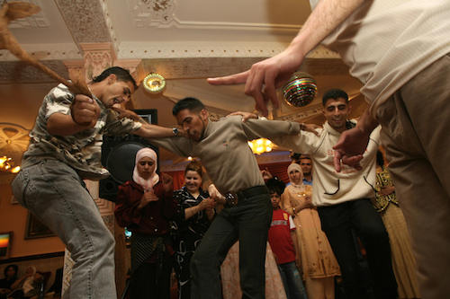رقص في عرس جزائري(فايز نور الدين/أ.ف.ب)
