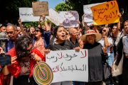 ونددت الأمم المتحدة، يوم الجمعة، بالاعتقالات الأخيرة للمحامين في تونس، قائلة إن الاعتقالات، التي شملت أيضا صحفيين ومعلقين سياسيين، تقوض سيادة القانون.