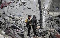 من جانبه، حذر البنك الدولي من أن نصف سكان قطاع غزة معرضون لخطر المجاعة الوشيك مع اقتراب نقص الغذاء من مستويات كارثية لأكثر من مليون شخص.