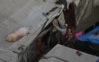 مخيمات النازحين في دير البلح، وسط قطاع غزة