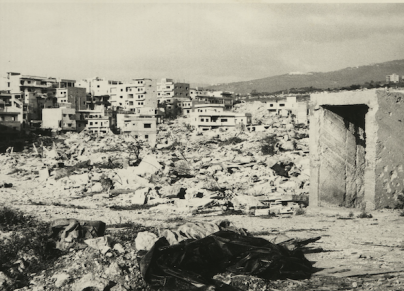 بعد سقوط مخيم تل الزعتر (تصوير إسماعيل شموط 1976- ذاكرة فلسطين)