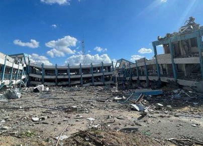 مدرسة تابعة للأونروا دمرها القصف الإسرائيلي في غزة (AFP)