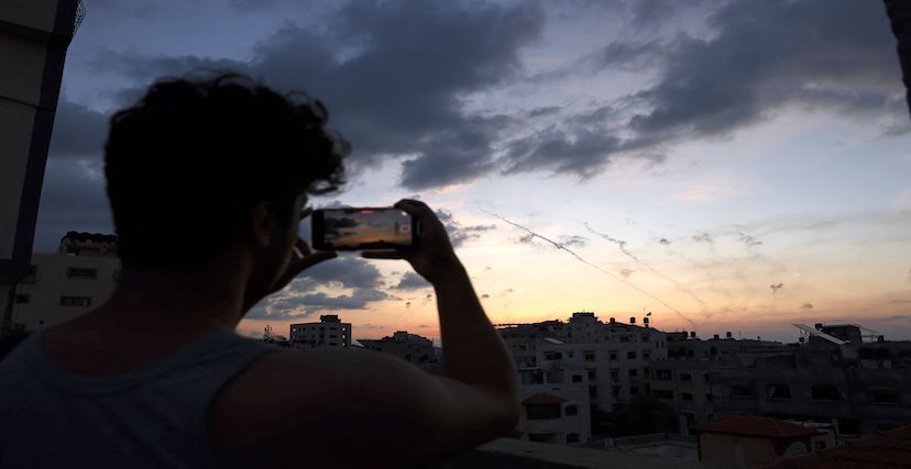 (Getty) كاميرا موبايل في غزة
