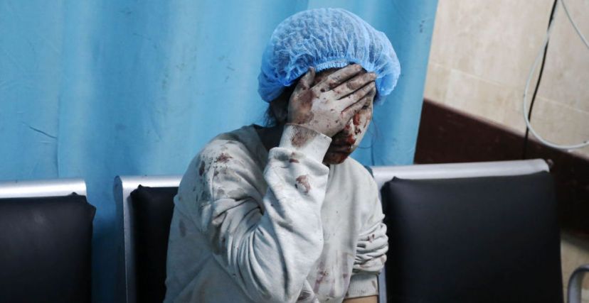 فلسطينية مصابة في مستشفى شهداء الأقصى في دير البلح