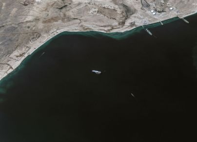 صور الأقمار الصناعية تظهر سيطرة حركة أنصار الله على السفينة الاسرائيلية