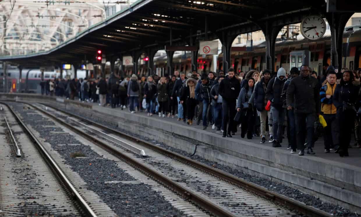 إضراب محطات المترو في باريس