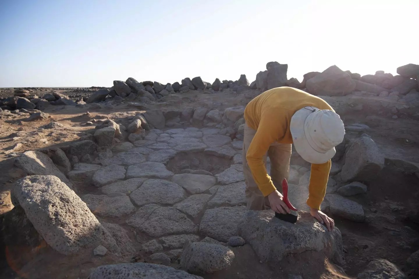يقع الموقع الأثري الذي تم اكتشاف قطعة الخبز فيه، شمال شرقي الأردن (نيوزويك)