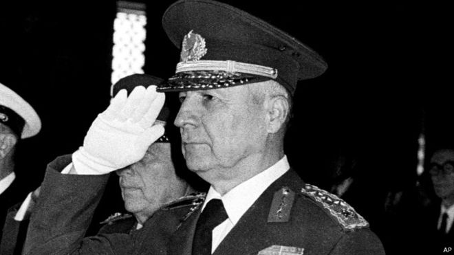 كنعان إيفرين قائد أشهر انقلاب عسكري في تركيا (أسوشيتد برس)