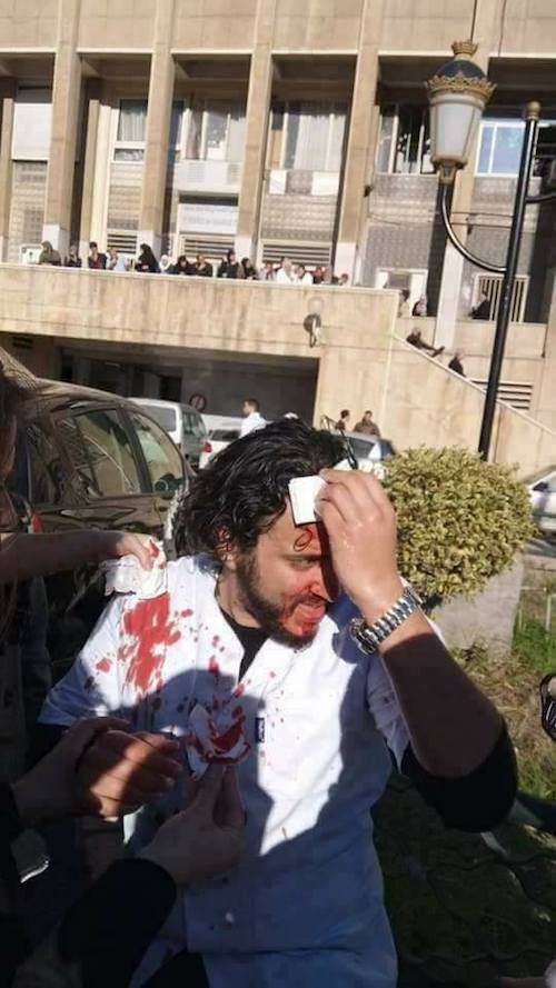 واجهت الشرطة احتجاجات الأطباء السلمية في الجزائر بعنف لافت (فيسبوك)