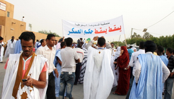 التأزم السياسي الموريتاني مستمر منذ انقلاب محمد ولد عبدالعزيز في 2008 (أ.ف.ب)