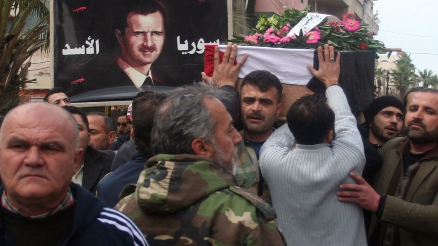 علوين يشيعون ذويهم المقتولين في الحرب السورية