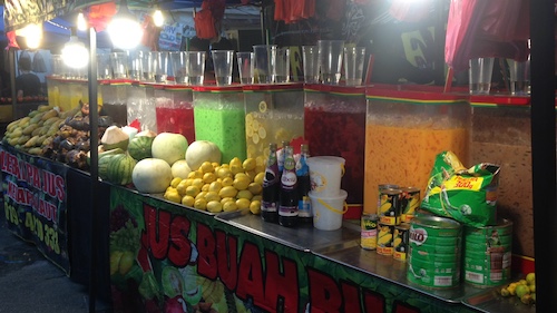 أحد الأسواق الشعبية الماليزية في رمضان (الترا صوت) 