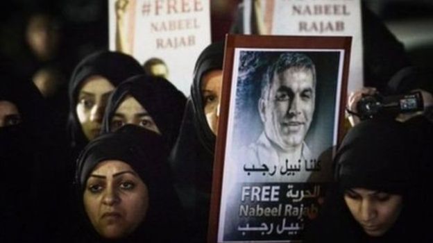 يُعد نبيل رجب أبرز النشطاء الحقوقيين في البحرين ومنطقة الخليج (أ.ف.ب)