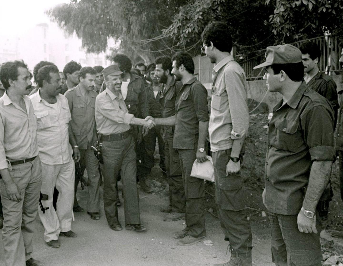 ياسر عرفات في بيروت عام 1982 (رمزي حيدر/ أ.ف.ب)