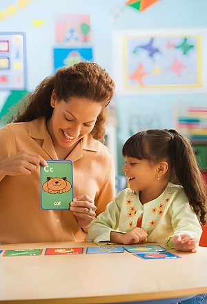 تطبيق البطاقات الخاطفة في تعليم الأطفال