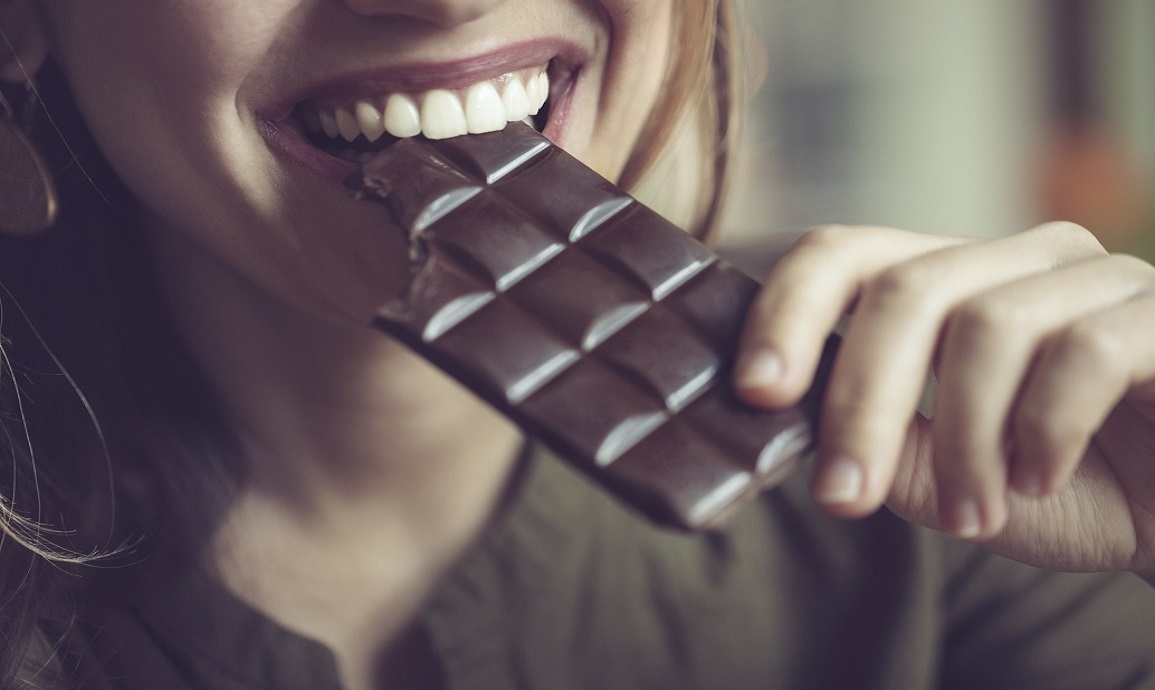 الشوكولاتة الداكنة تفيد مرضى السرطان