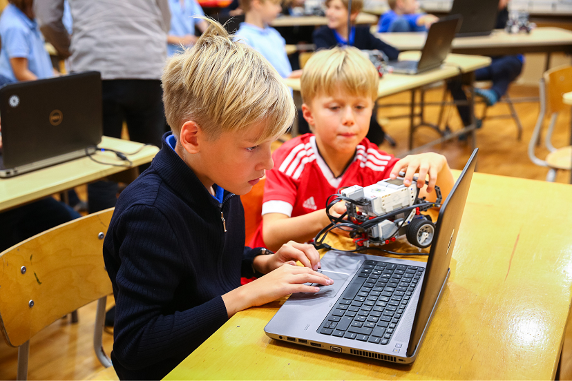تعليم برمجة الروبوتات للأطفال تعلم مهارات البرمجة الأساسية