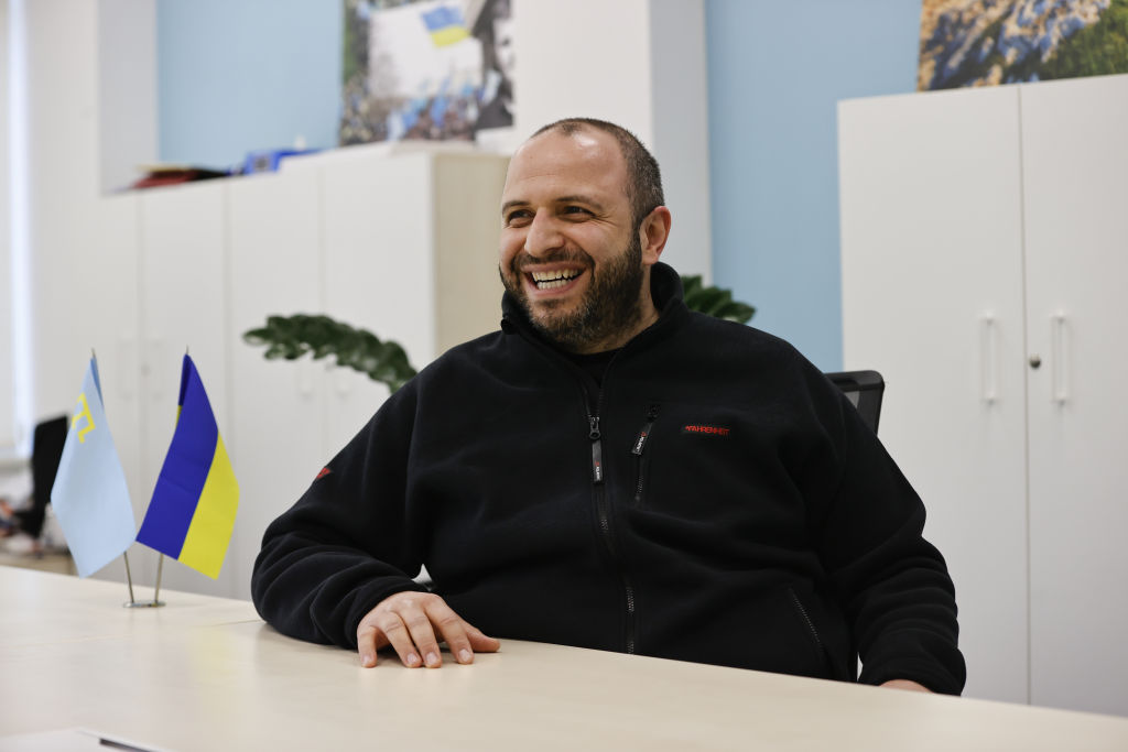رستم عمروف، القيادي في تتار القرم ووزير الدفاع الأوكراني المقبل