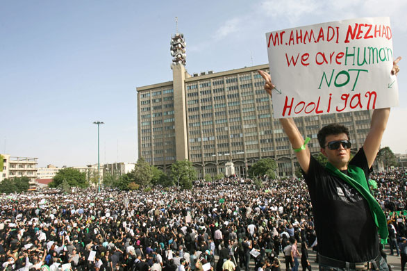 من احتجاجات إيران ضد أحمدي نجاد في 2009 (EPA)