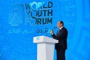 يسعى النظام المصري إلى نزع السياسة عن مفهوم الشباب (Getty)