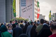 أجرى اثنان من كبار المسؤولين في إدارة بايدن محادثات غير مباشرة مع مسؤولين إيرانيين في عُمان هذا الأسبوع، دارت حول كيفية تجنب "تصعيد الهجمات الإقليمية".
