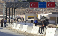 انتهاكات بحق اللاجئين السوريين وغياب للضوابط في تركيا (Getty)