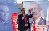 يقود أكرم إمام أوغلو تيارًا داخل حزب الشعب يطالب باستقالة زعيمه كليجدار أوغلو (GETTY)