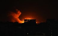 سماء مدينة غزة خلال الغارات الليلية