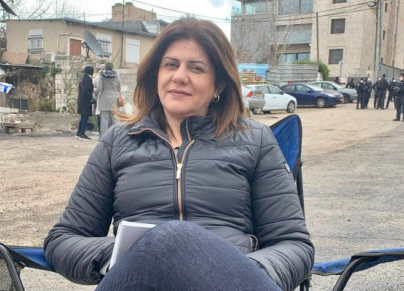 استشهاد الصحافية الفلسطينية شيرين أبو عاقلة باستهداف مباشر من قناصة الاحتلال الإسرائيلي (تويتر)