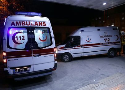 Turkey receives wounded civilians as evacuation from Aleppo...
