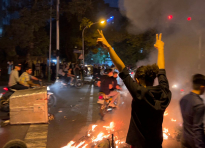 احتجاجات مستمرة في إيران (Getty)