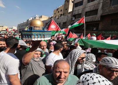 (Getty) متظاهرون أردنيون العاصمة عمان 