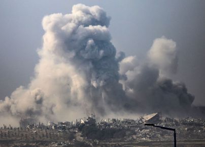 تستمر حرب الإبادة الاسرائلية في غزة في ظل عجز المحكمة الجنائية الدولية على التحرك لوقفها (GETTY)