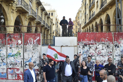 إزالة السواتر من محيط البرلمان اللبناني