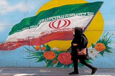 امرأة في طهران