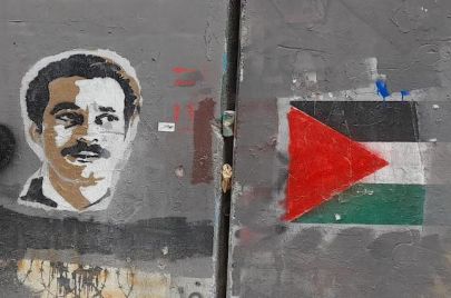 غرافيتي لـ غسان كنفاني على جدار الفصل العنصري