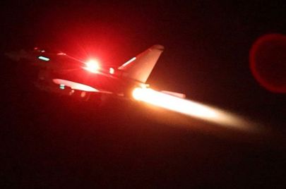 طائرة تايفون تابعة لسلاح الجو الملكي أثناء إقلاعها لتوجيه ضربات ضد مواقع الحوثيين في اليمن