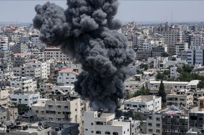 العدوان على غزة كشف عن تناقضات في مواقف الطبقة السياسية الليبيرالية الغربية (الأناضول)