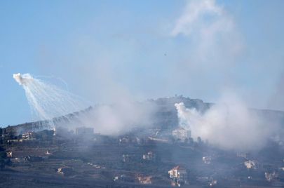 قصف إسرائيلي على قرى في جنوب لبنان (AFP)