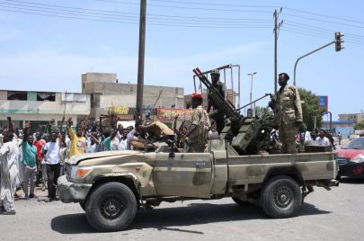 قال المبعوث الأمريكي الخاص للسودان توم بيرييلو إن الولايات المتحدة تتطلع إلى 18 نيسان/أبريل لاستئناف محتمل لمحادثات السلام بشأن السودان في السعودية.