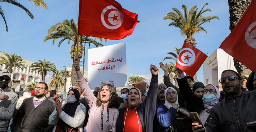مخاوف من تعزيز القرارات الأخيرة لحكم الرجل الواحد في تونس (Getty)