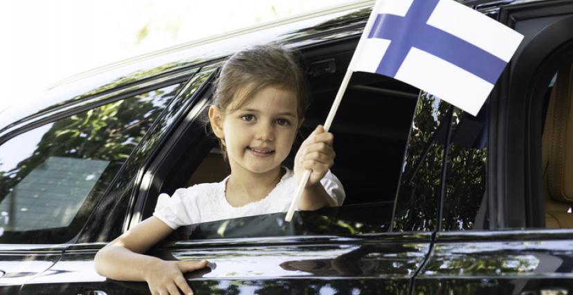 فنلندا علم طفلة 