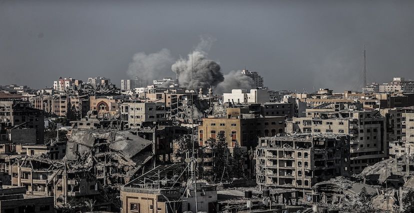 (Getty) من القصف في قطاع غزة