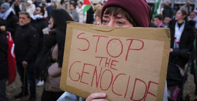 منعت عشرات المظاهرات المؤيدة لفلسطين في العواصم الغربية (GETTY)