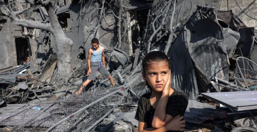 قصف إسرائيلي واسع على قطاع غزة متعمد ويدمج تقنيات الذكاء الاصطناعي 