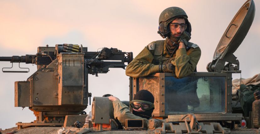 لا يزال لدى حماس آلاف المقاتلين الذين يخرجون من الأنفاق لتنفيذ الكمائن ضد الجنود الإسرائيليين (GETTY)