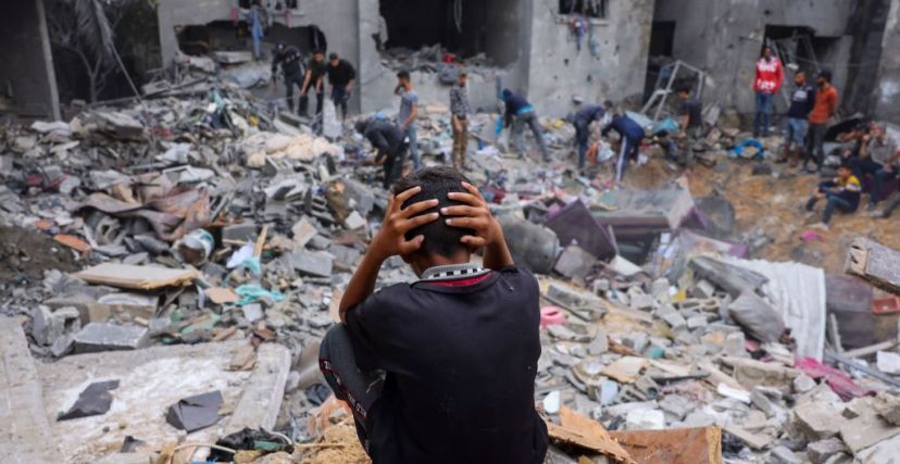 طفل وساط الركام في قطاع غزة