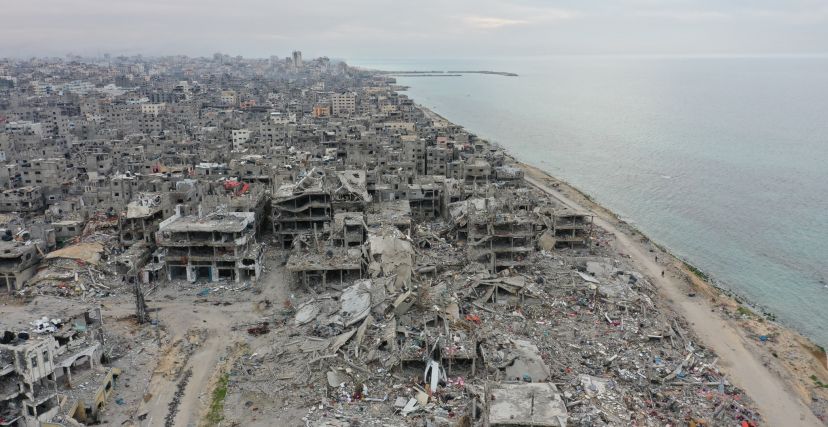 مشهد جوي للدمار الهائل الذي خلّفه العدوان الإسرائيلي على قطاع غزة