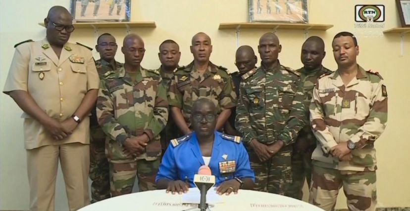 أعلن المجلس العسكري الحاكم في النيجر، أنه ألغى بأثر فوري الاتفاق العسكري الذي يسمح بتواجد أفراد عسكريين ومدنيين أمريكيين على أراضيه.